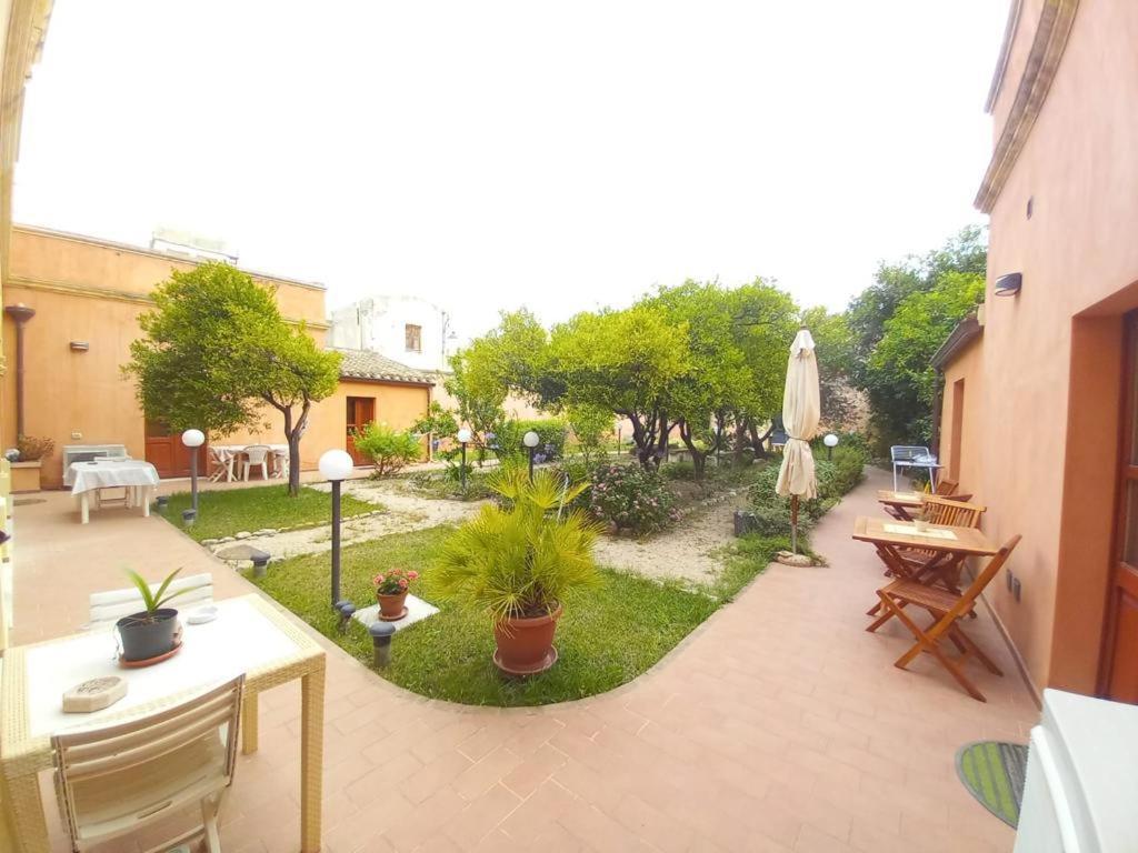 לינה וארוחת בוקר Quartu SantʼElena Oasi Ottocento מראה חיצוני תמונה
